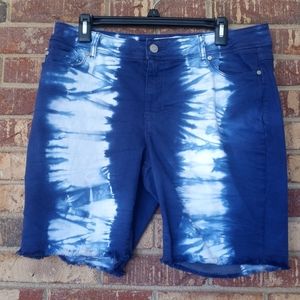 Cato Tie Dye Frayed Hem Mid Rise Shorts size 12